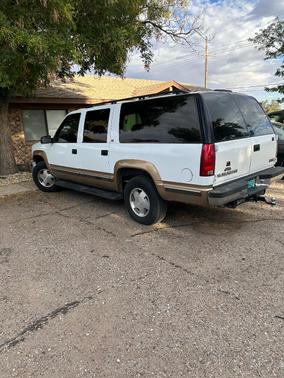 White 1999 GMC Suburban 1500