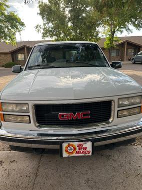 White 1999 GMC Suburban 1500