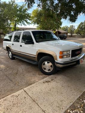 White 1999 GMC Suburban 1500