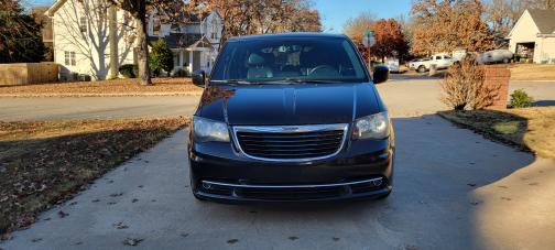 2014 Chrysler Town & Country S