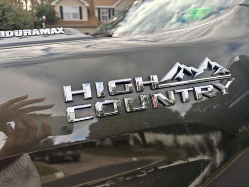 Green 2022 Chevrolet Silverado 2500 High Country
