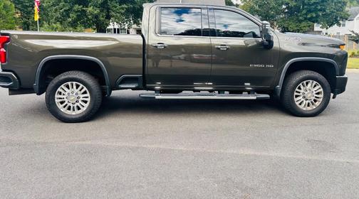 Green 2022 Chevrolet Silverado 2500 High Country
