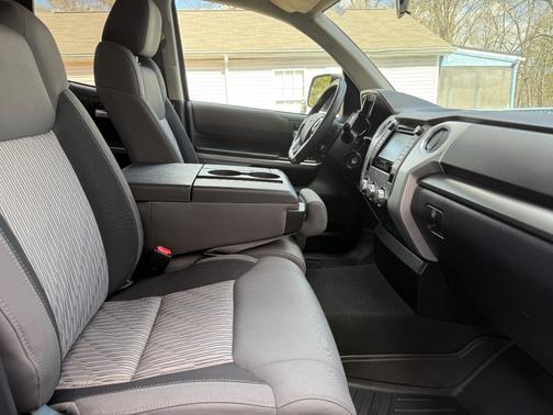 2016 Toyota Tundra SR5