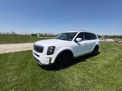 White 2021 Kia Telluride SX
