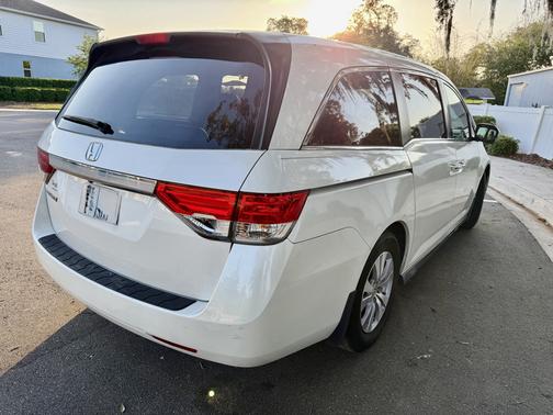 White 2016 Honda Odyssey EX-L