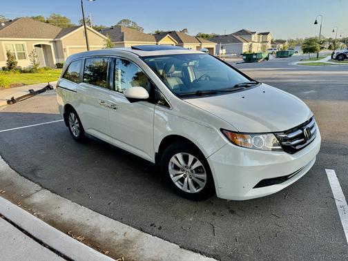 White 2016 Honda Odyssey EX-L