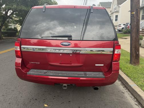 Red 2017 Ford Expedition Limited