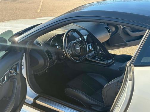 White 2017 Jaguar F-TYPE R