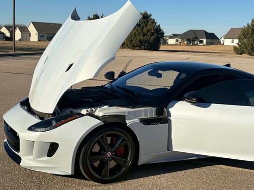 White 2017 Jaguar F-TYPE R
