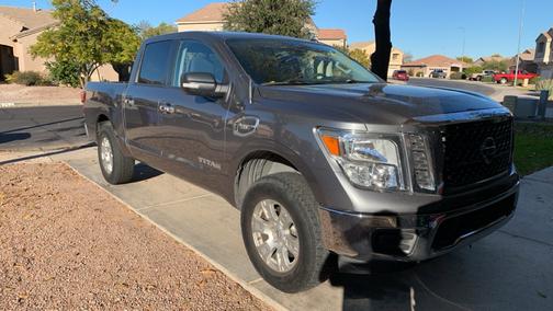 2017 Nissan Titan SV