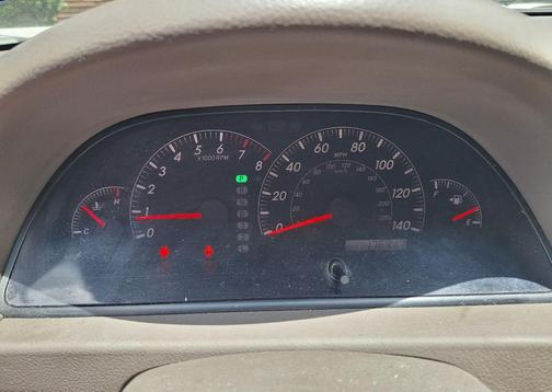 White 2006 Toyota Camry LE