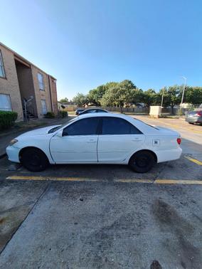 White 2006 Toyota Camry LE