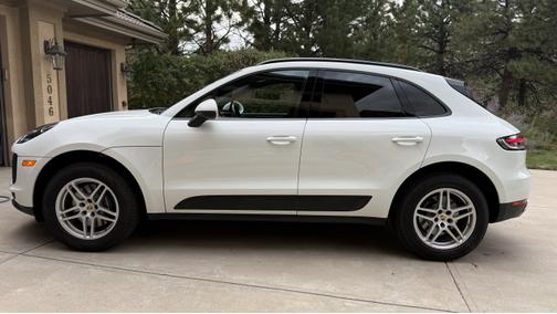 2021 Porsche Macan Macan