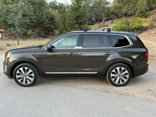 Green 2020 Kia Telluride S