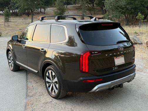 Green 2020 Kia Telluride S