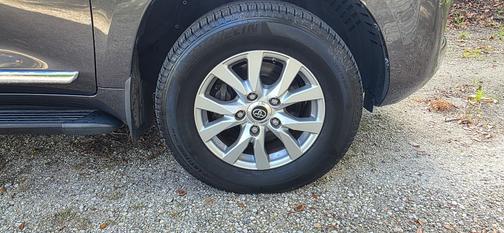 2016 Toyota Land Cruiser Base