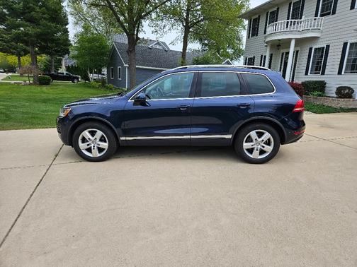 Blue 2012 Volkswagen Touareg TDI Lux