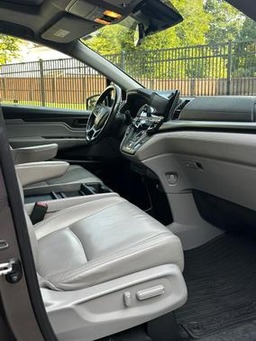 Gray 2018 Honda Odyssey EX-L
