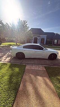 White 2019 Dodge Charger SXT