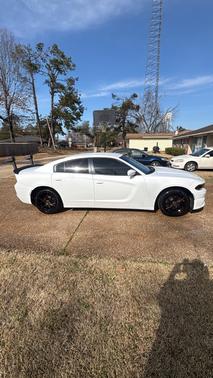White 2019 Dodge Charger SXT