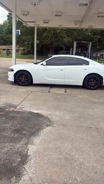 White 2019 Dodge Charger SXT