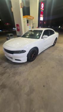 White 2019 Dodge Charger SXT