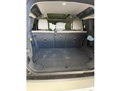 2024 Land Rover Defender 110 P300 S
