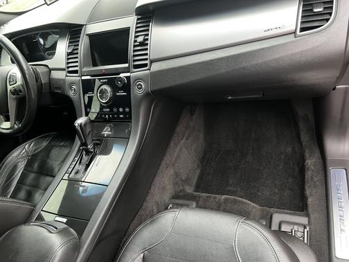 2016 Ford Taurus SHO