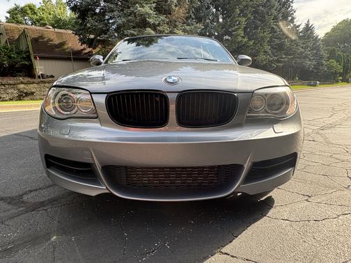 Gray 2009 BMW 135 i