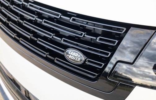 White 2025 Land Rover Range Rover P530 SE LWB 7 Seat