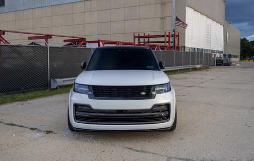 White 2025 Land Rover Range Rover P530 SE LWB 7 Seat
