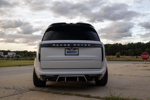 White 2025 Land Rover Range Rover P530 SE LWB 7 Seat