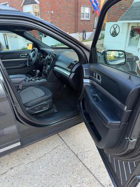 Gray 2018 Ford Explorer XLT