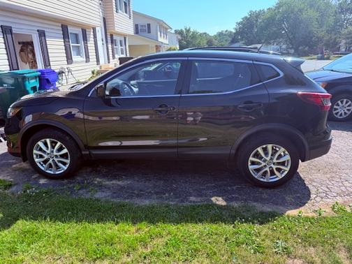 Black 2021 Nissan Rogue Sport S