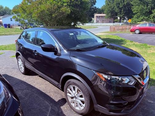 Black 2021 Nissan Rogue Sport S