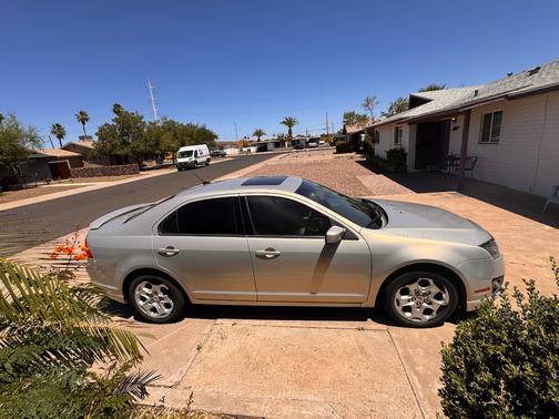 Gray 2010 Ford Fusion SE