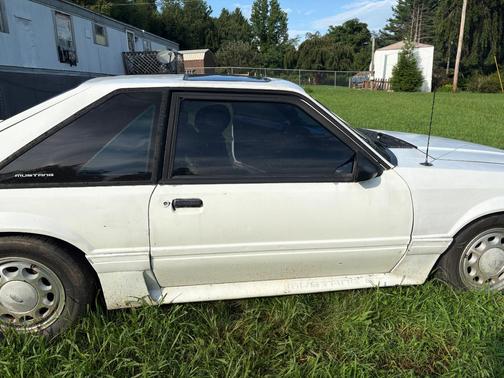 White 1993 Ford Mustang LX