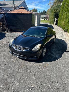 Black 2011 Nissan Altima 2.5 S
