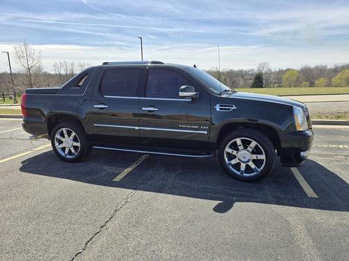 2013 Cadillac Escalade EXT Luxury