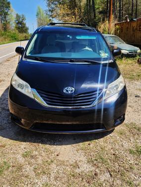 2014 Toyota Sienna LE