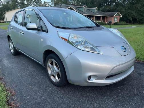 Silver 2012 Nissan Leaf SV