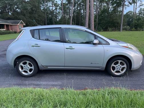 Silver 2012 Nissan Leaf SV