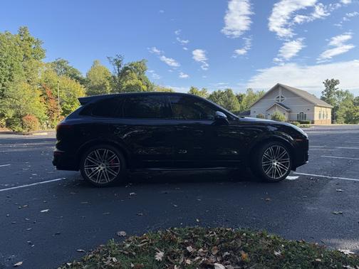 2016 Porsche Cayenne GTS