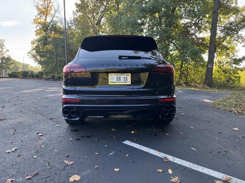2016 Porsche Cayenne GTS