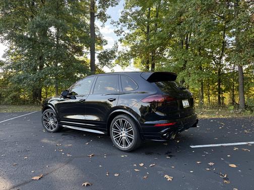 2016 Porsche Cayenne GTS