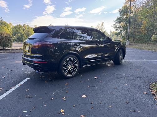 2016 Porsche Cayenne GTS