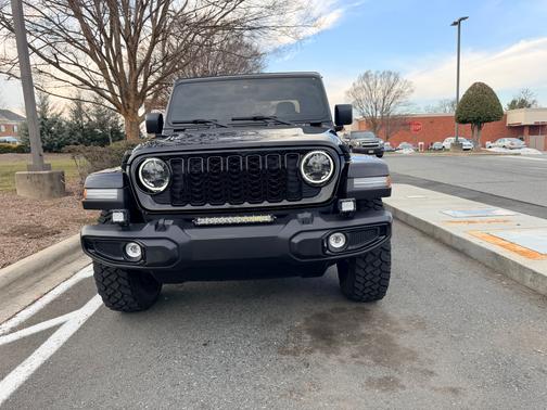 2024 Jeep Gladiator Willys