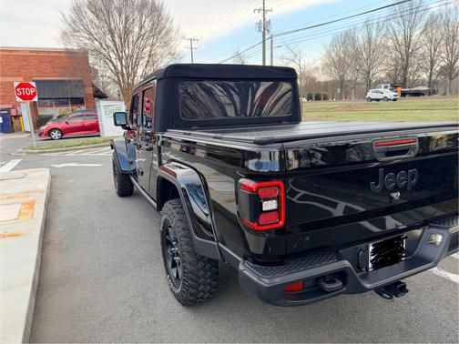 2024 Jeep Gladiator Willys