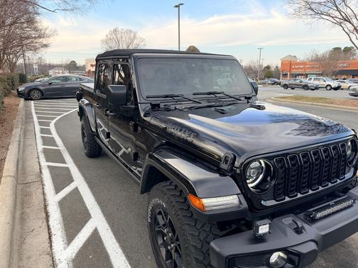 2024 Jeep Gladiator Willys