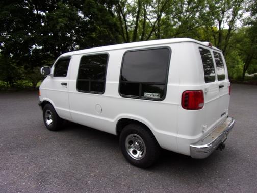 2000 Dodge Ram Van 1500